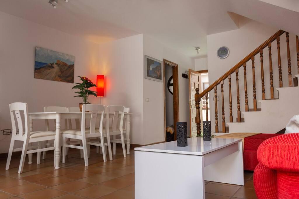 Duplex In Quiet Zone, Next To Sea, Fast Wifi Apartment El Médano Exterior photo