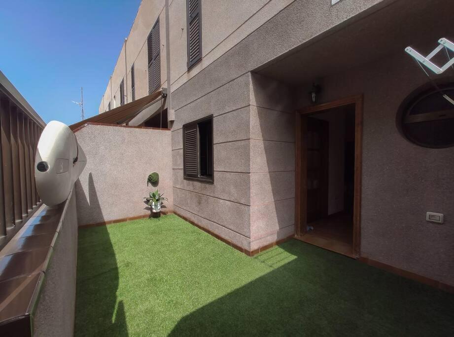 Duplex In Quiet Zone, Next To Sea, Fast Wifi Apartment El Médano Exterior photo